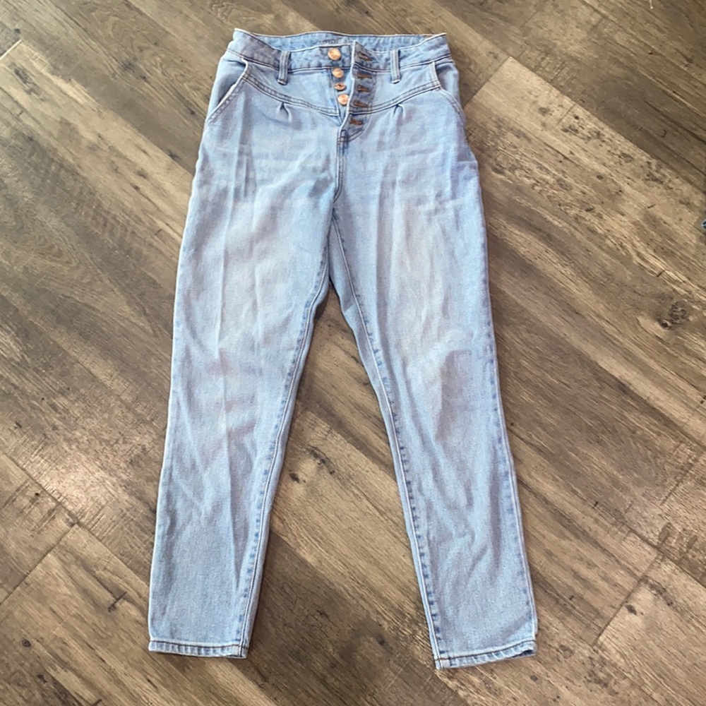 Light Washed Jeans